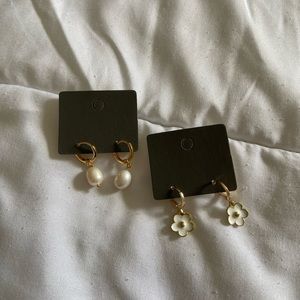 Pearl and flower gold earrings